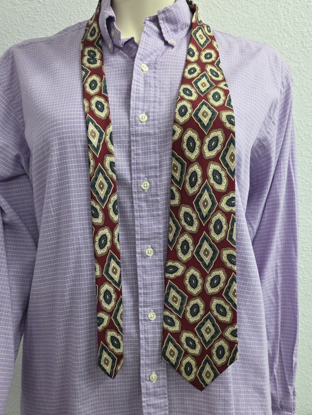 Stafford Executive All Silk Burgundy Medallion Necktie Classic Menswear